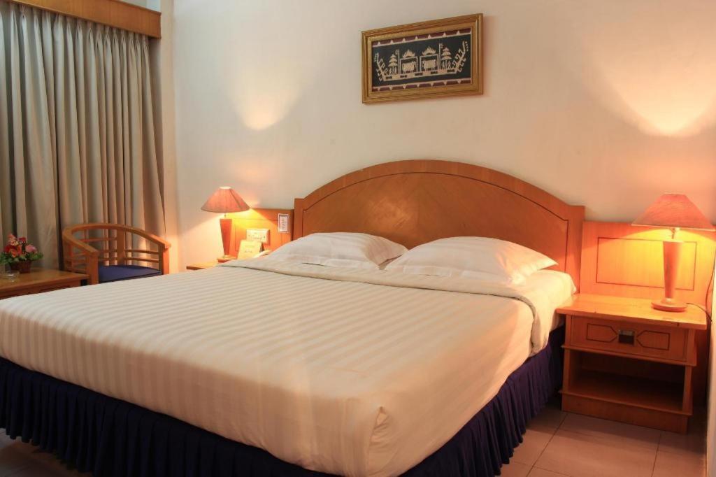 Hotel Marcopolo Bandar Lampung Dış mekan fotoğraf
